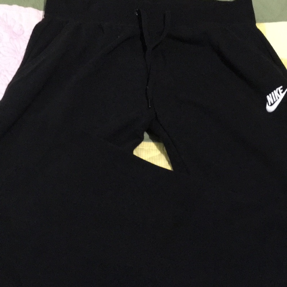 NWOT Nike fleece pants